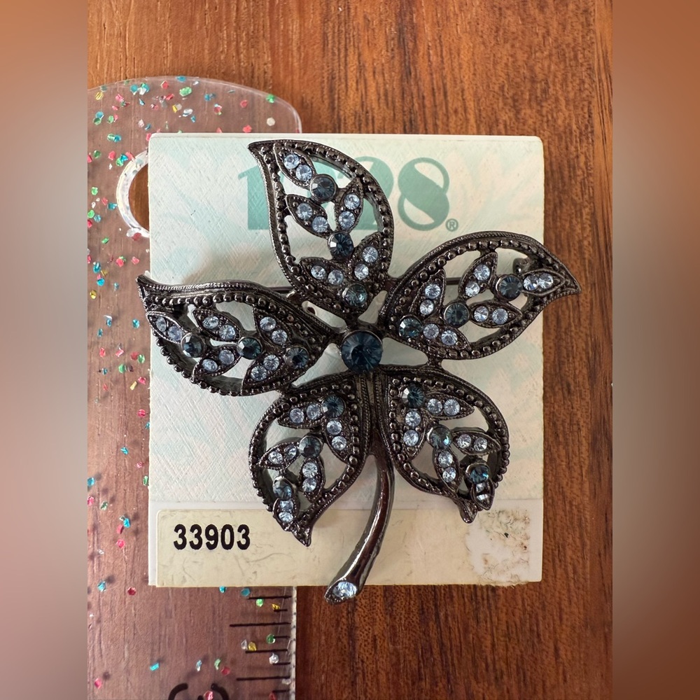 New on Card 1928 Elegant Leaf Brooch with Blue Rhinestone Accents